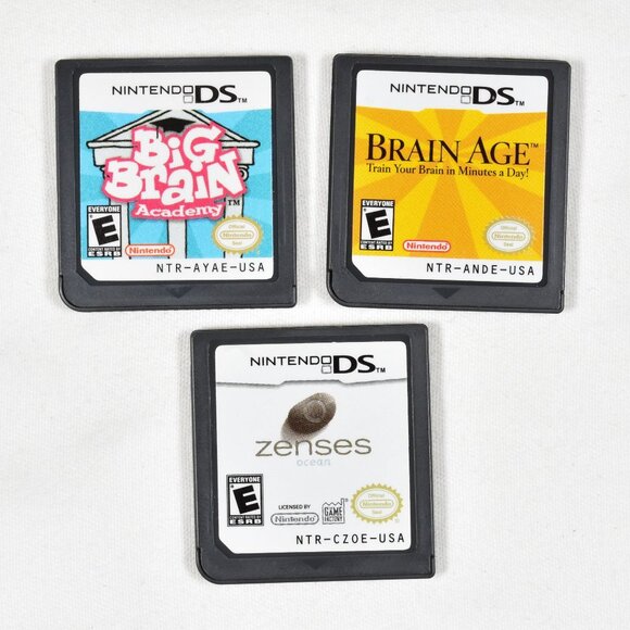 Nintendo DSi XL Handheld Video Game Console with Stylus Charger 3 Games Case - Picture 10 of 16